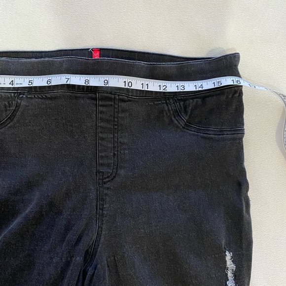 Spanx distressed black jean - Picture 6 of 7